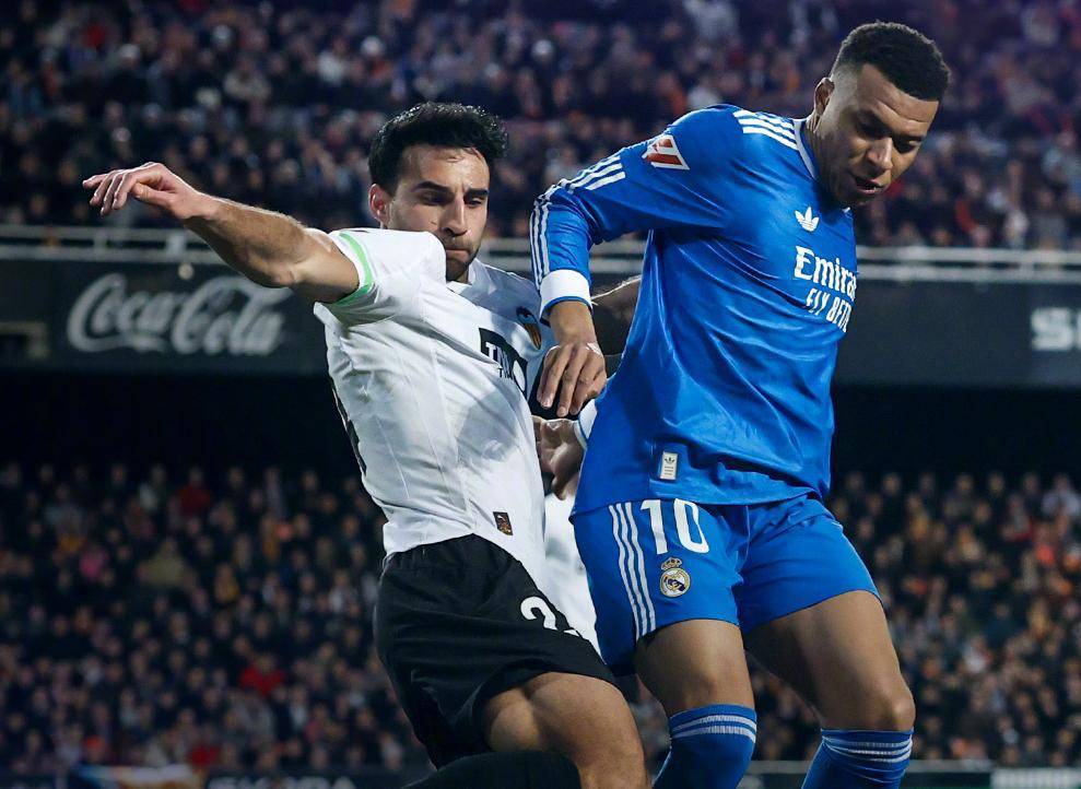 足坛一夜动态！曼城绝杀利物浦，皇马夺7连胜，拜仁国米造5球惨案